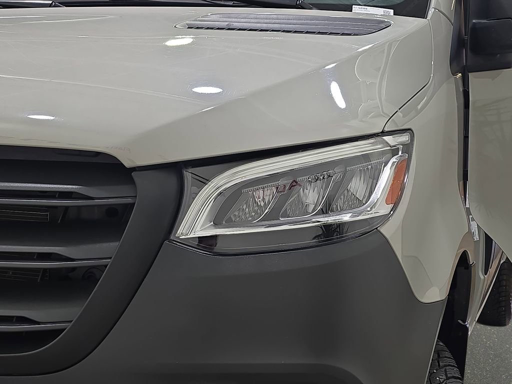 Used 2024 Mercedes-Benz Sprinter 144 Cargo image 33