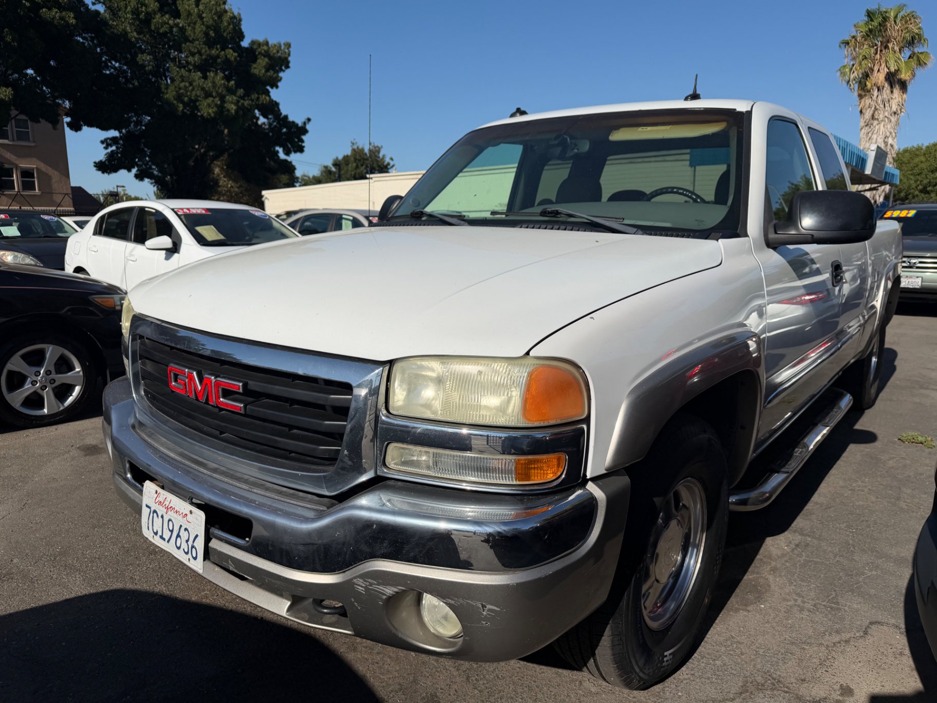 Used 2003 GMC Sierra 1500 SLT w/ SLT Preferred Equipment Group AWD/4WD image 1