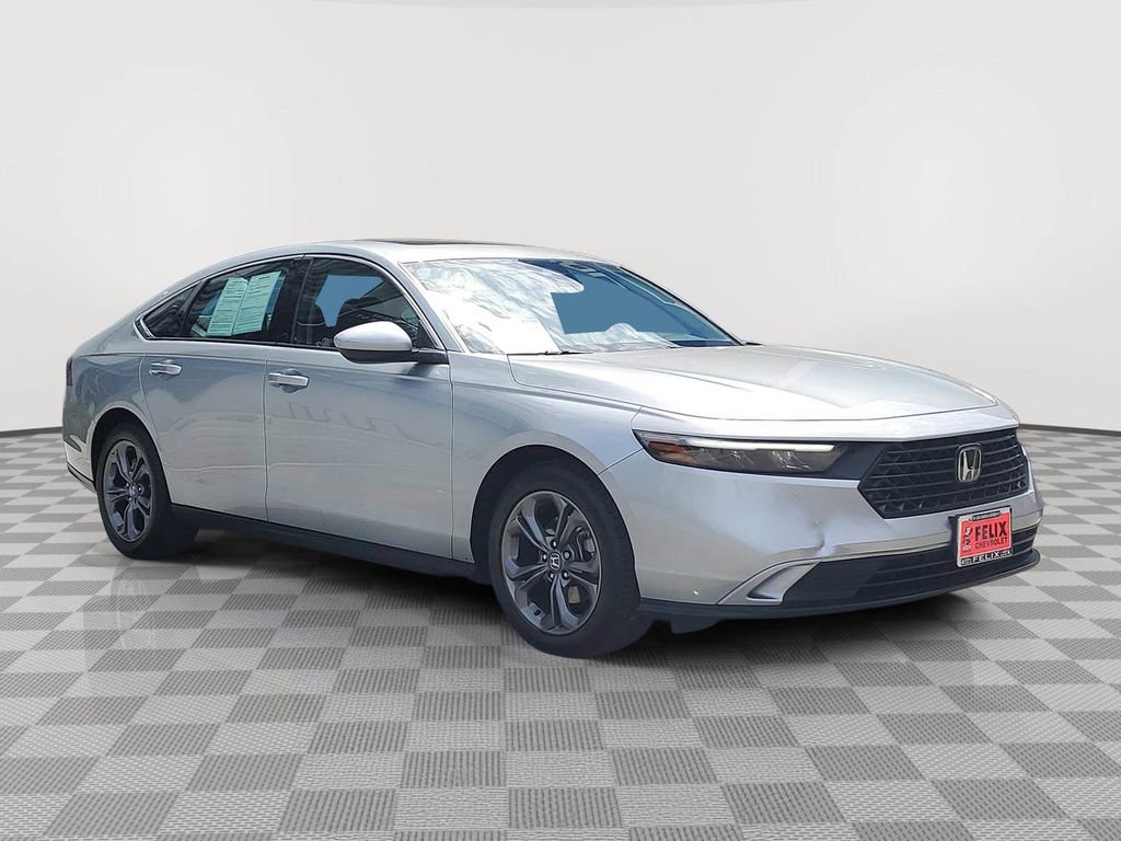 Used 2024 Honda Accord EX image 3