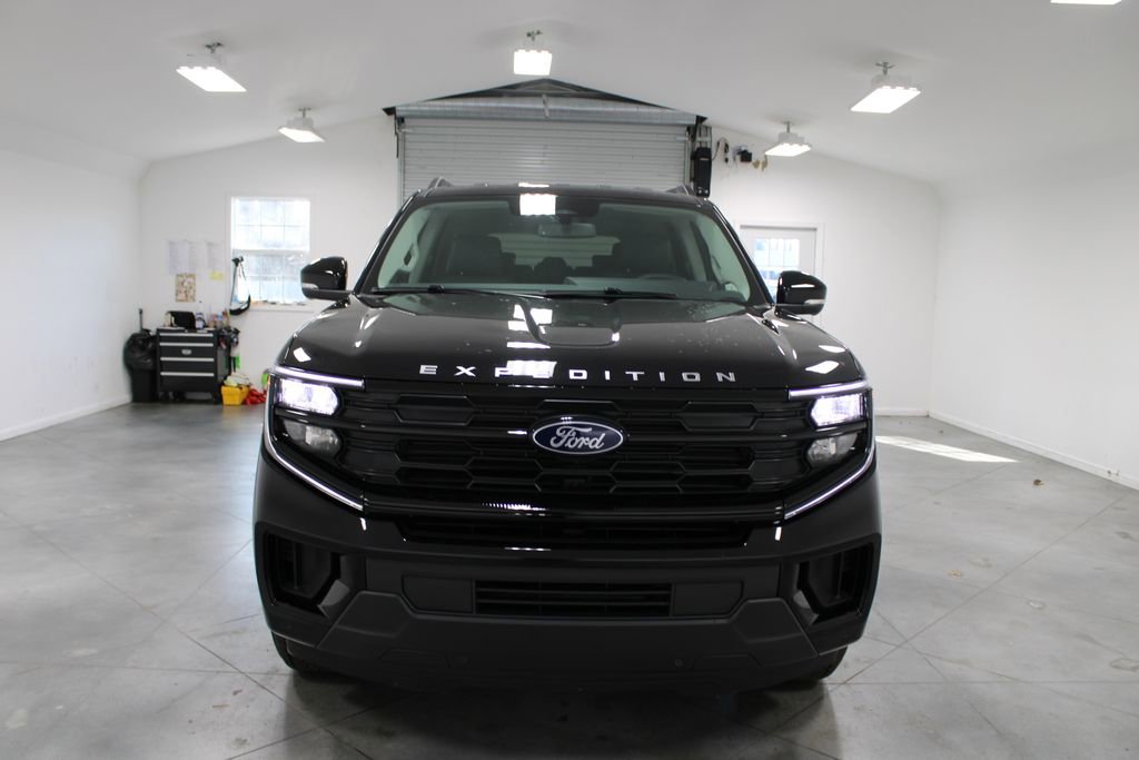 New 2026 Ford Expedition Active image 2