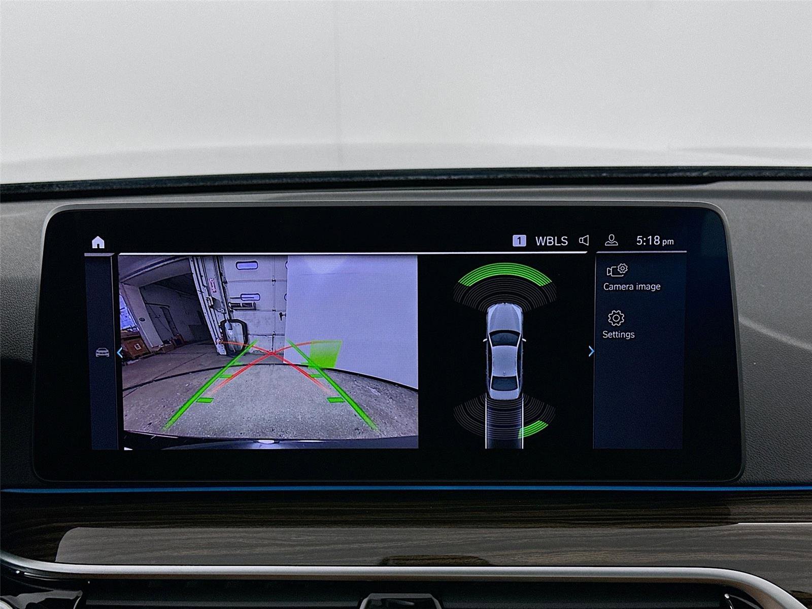 Used 2023 BMW 530e xDrive w/ Premium Package image 14