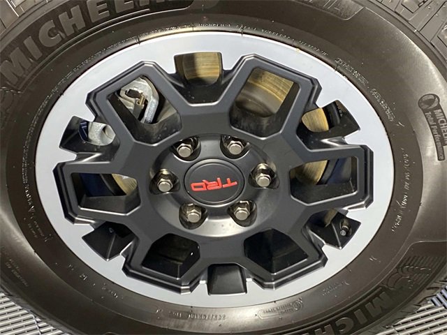 Used 2025 Toyota 4Runner TRD Off-Road image 29