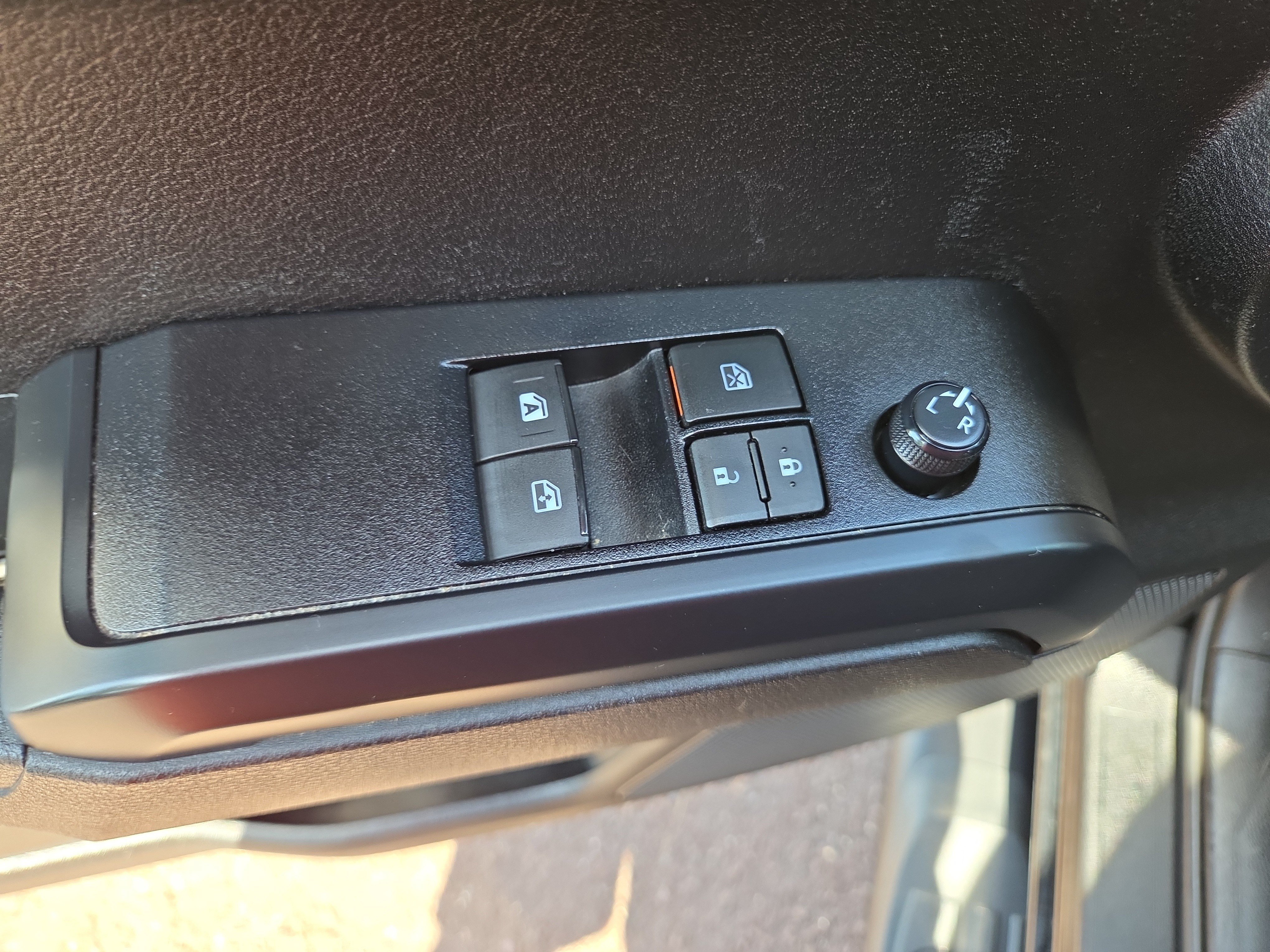 Certified 2021 Toyota Tacoma SR w/ SX Package AWD/4WD image 28