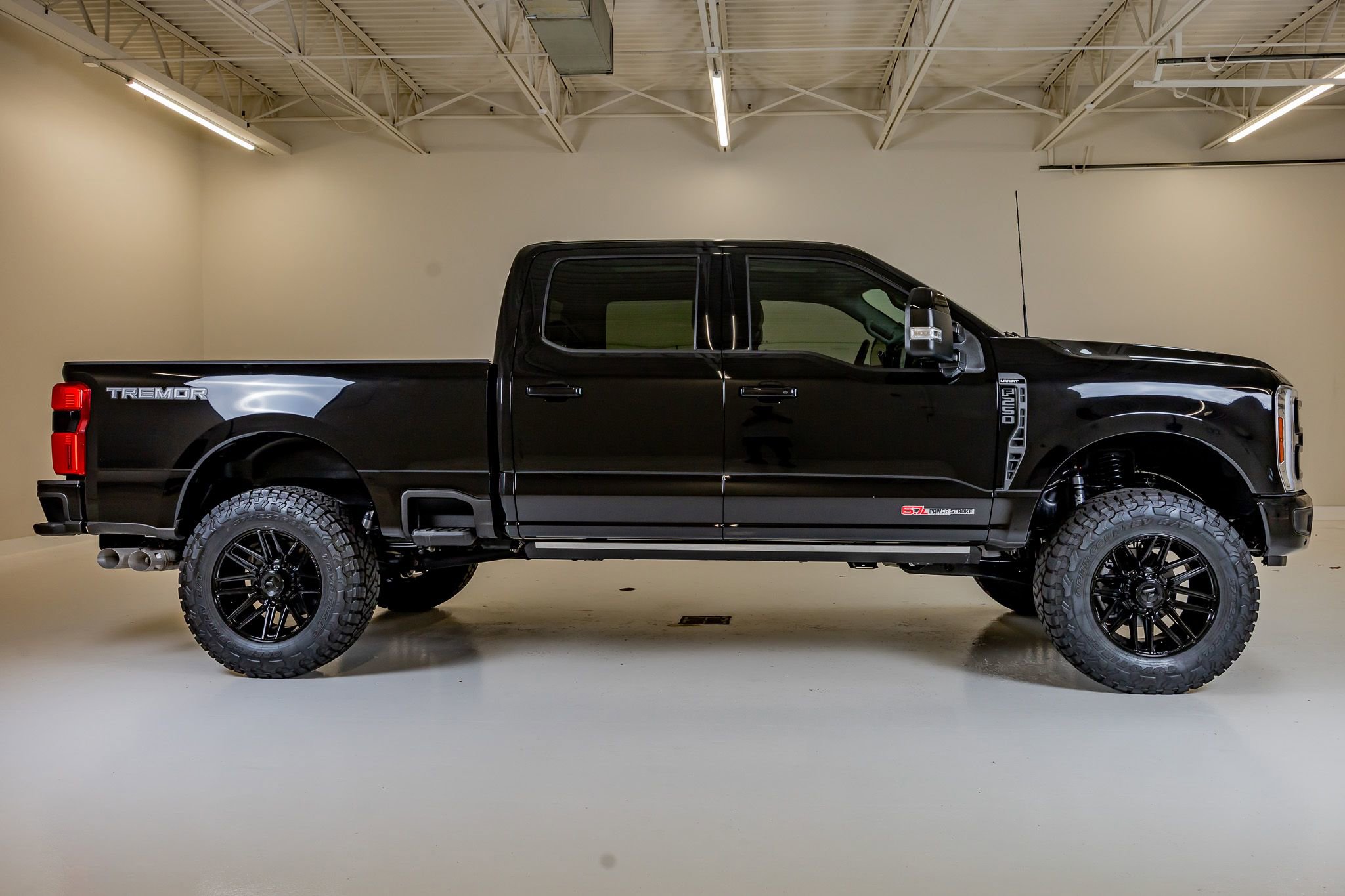 Used 2025 Ford F250 Lariat w/ Lariat Ultimate Package AWD/4WD image 11