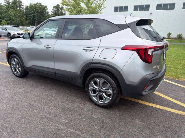 Used 2025 Kia Seltos LX AWD/4WD image 7