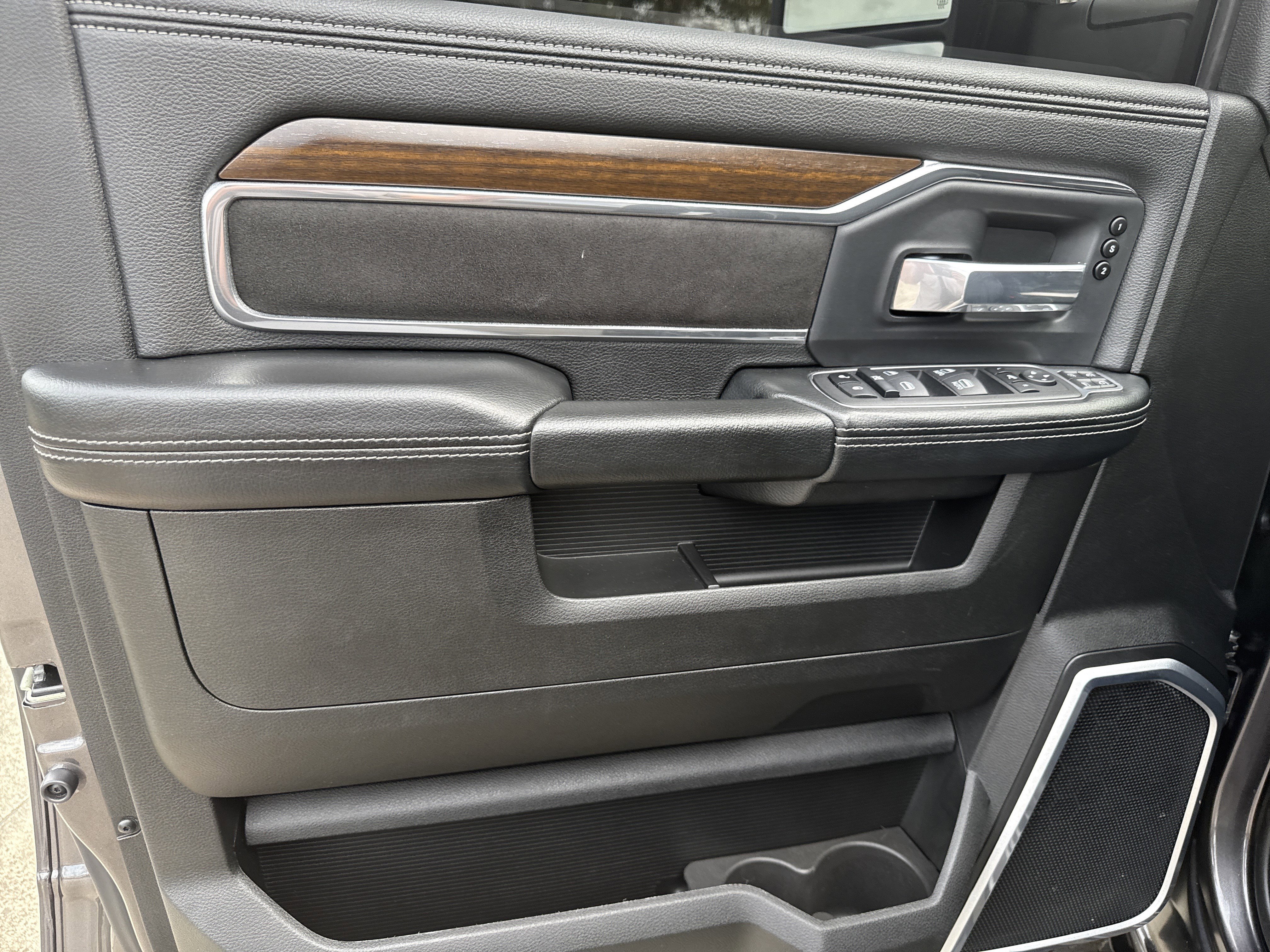 Used 2024 RAM 3500 Laramie w/ Bed Utility Group image 10