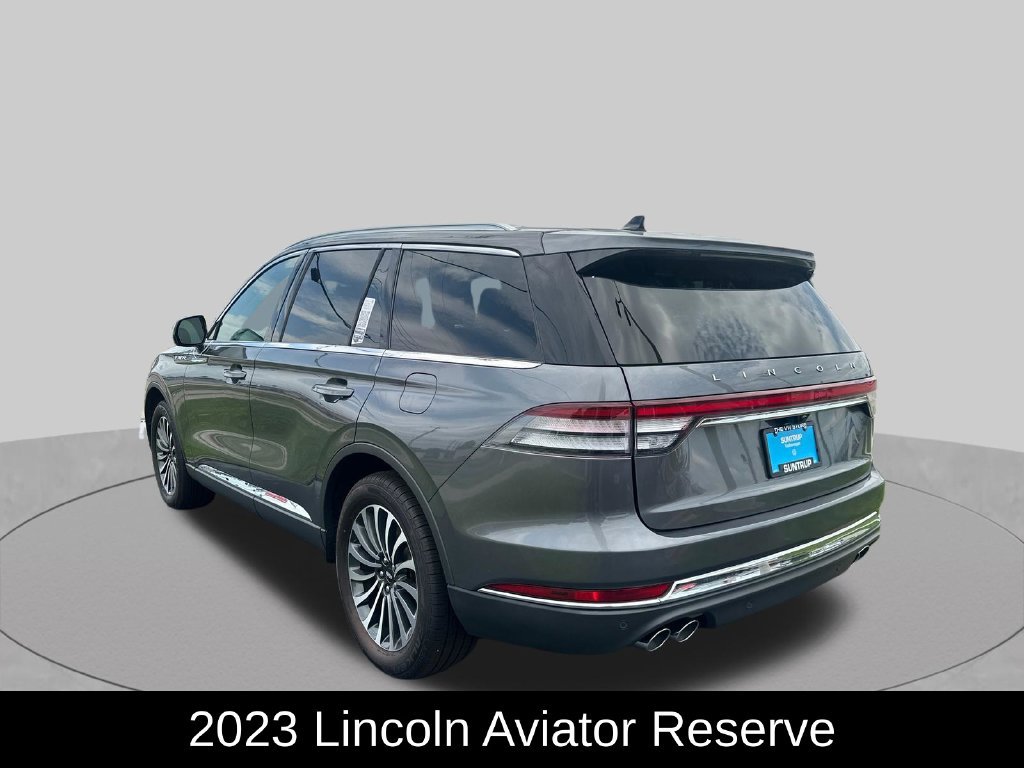 Used 2023 Lincoln Aviator Reserve AWD/4WD image 3