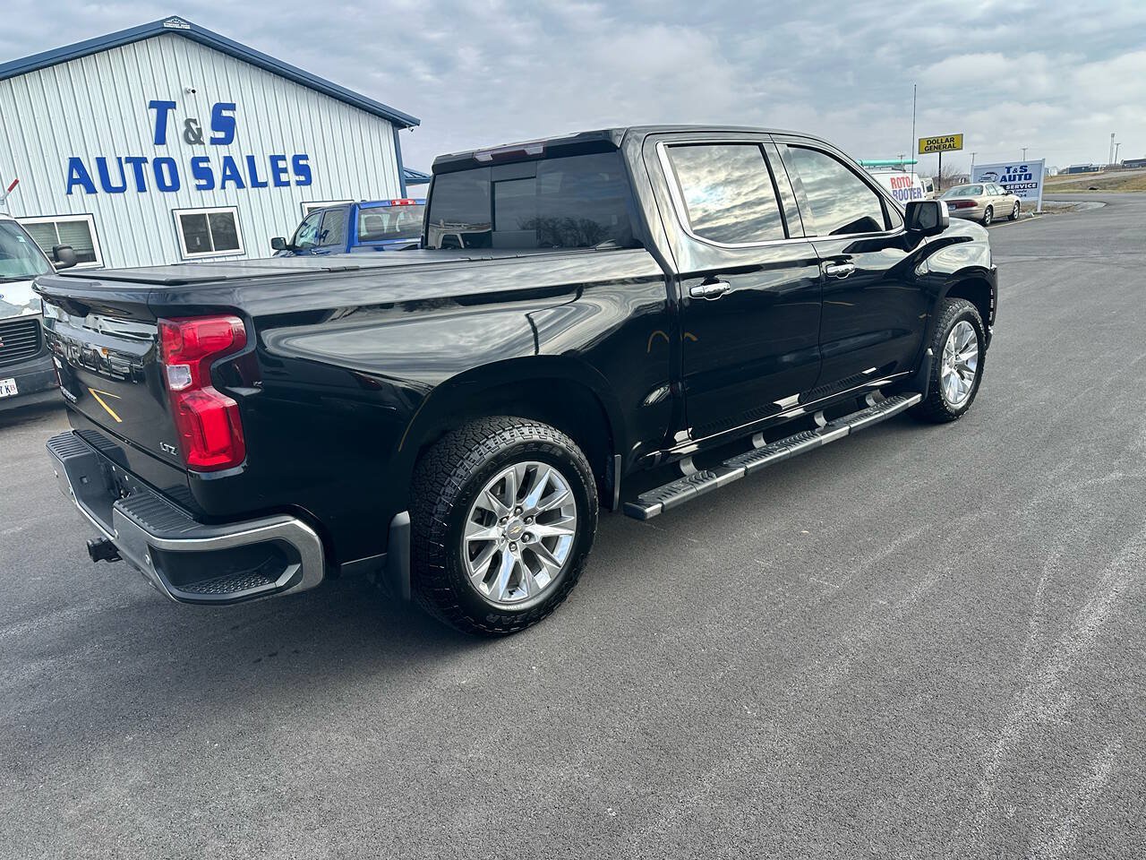 Used 2021 Chevrolet Silverado 1500 LTZ AWD/4WD image 4