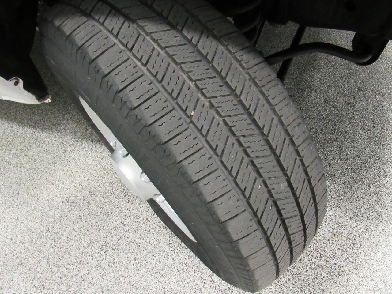 Used 2015 Ford E-350 and Econoline 350 Super Duty image 38