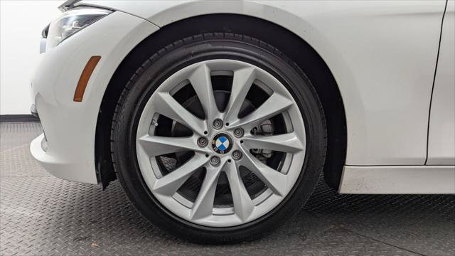 Used 2018 BMW 320i xDrive Sedan AWD/4WD image 29