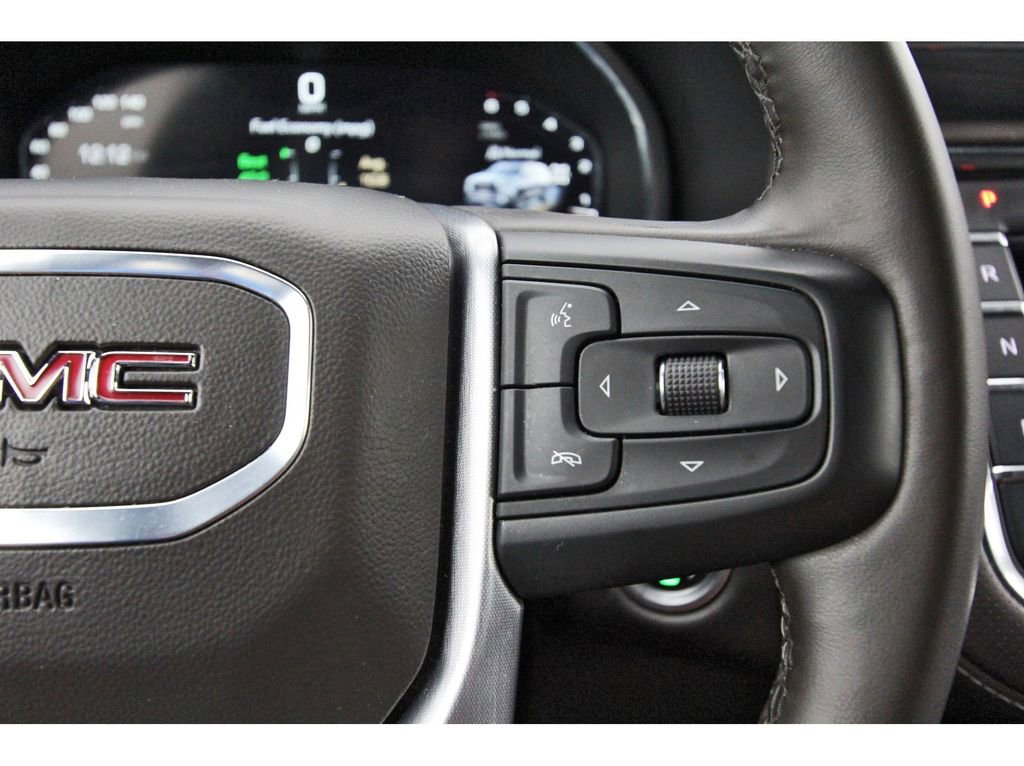 Used 2024 GMC Yukon SLT AWD/4WD image 17