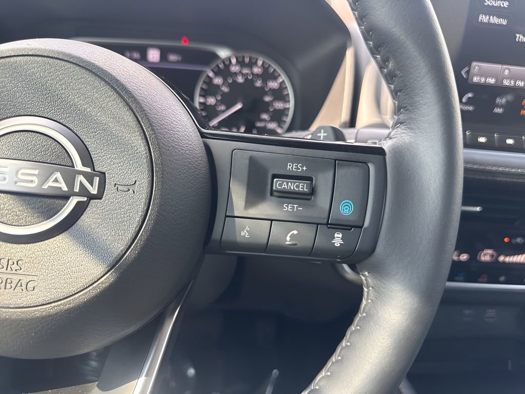 Used 2023 Nissan Rogue SL w/ SL Premium Package image 18