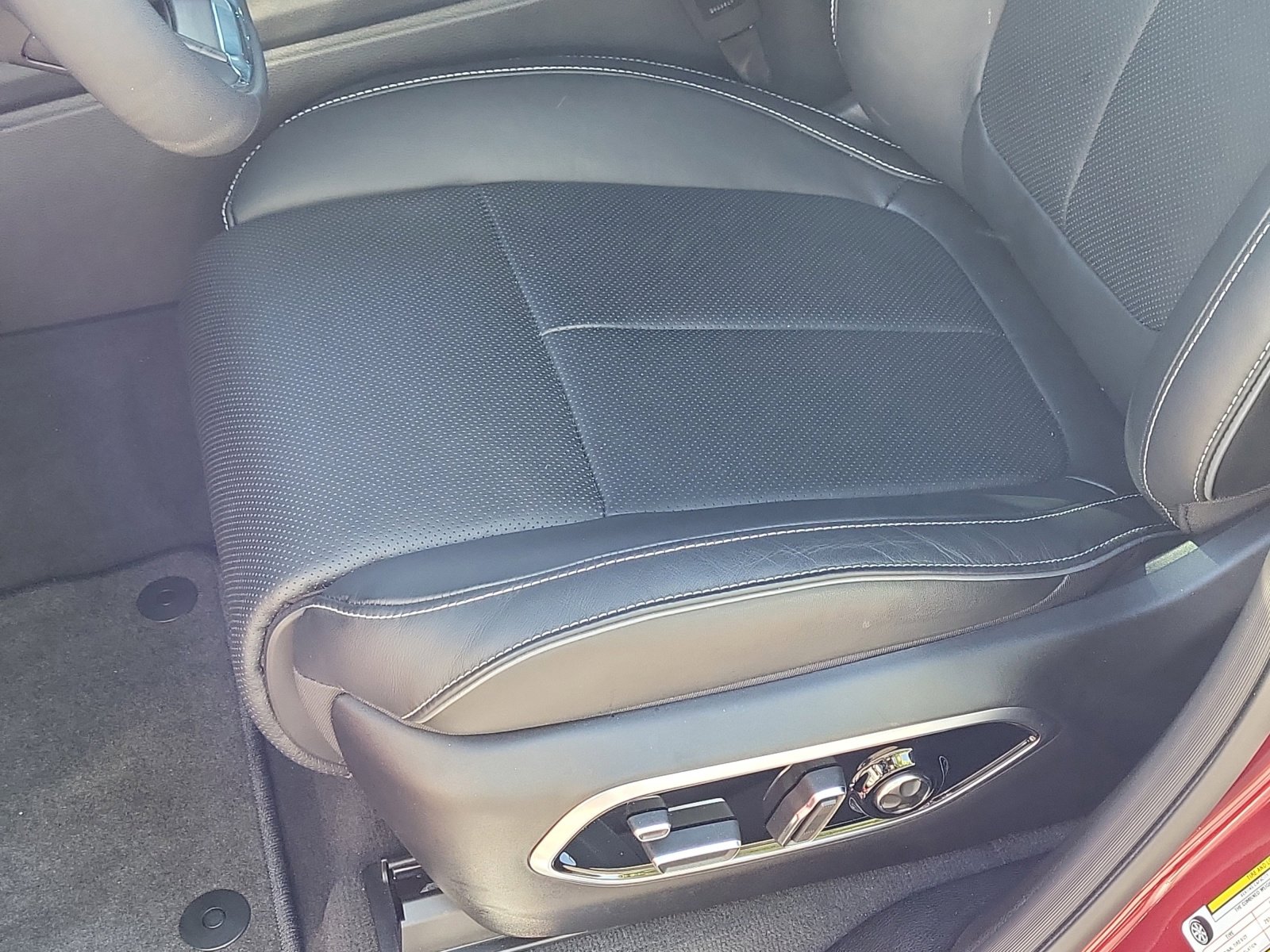 New 2025 Jeep Grand Cherokee L Overland w/ Luxury Tech Group IV image 23