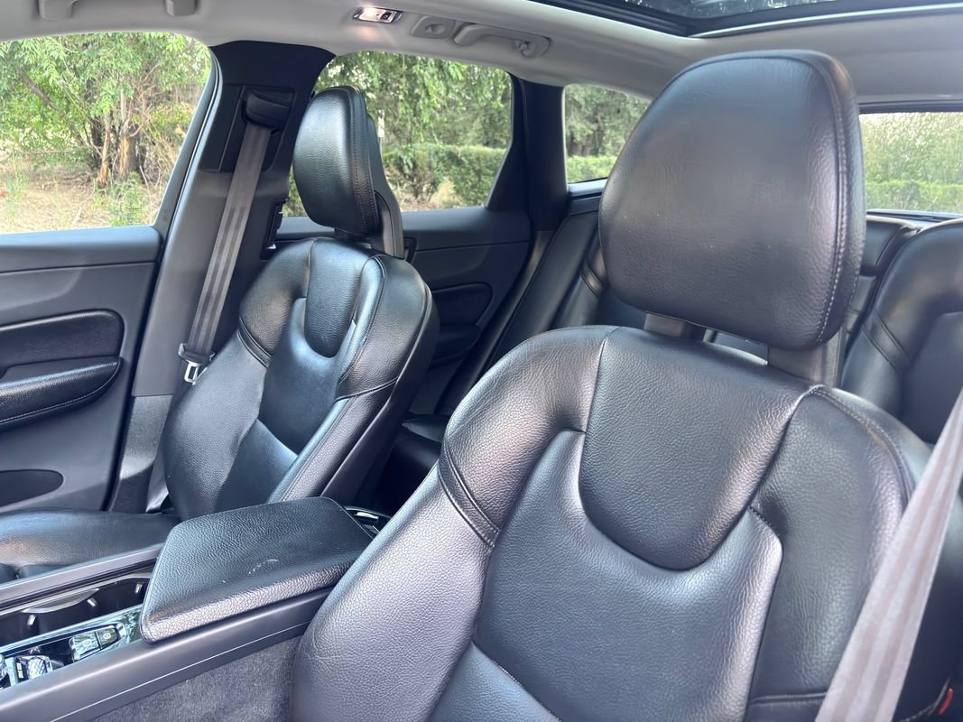 Used 2018 Volvo XC60 T5 Inscription w/ Convenience Package AWD/4WD image 30