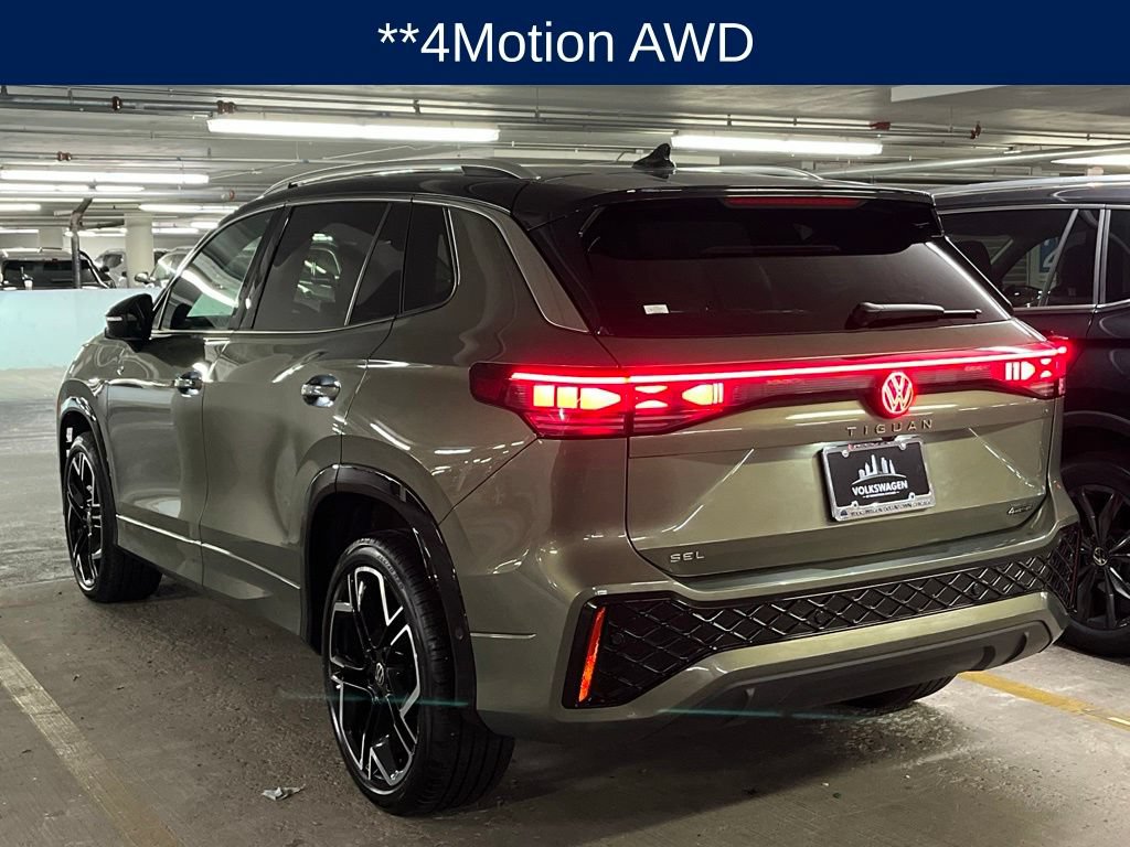 Used 2025 Volkswagen Tiguan SEL R-Line AWD/4WD image 6