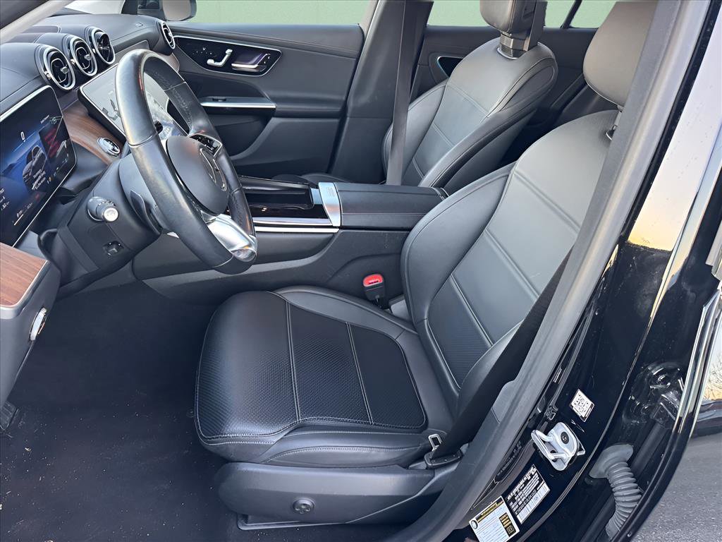 Used 2024 Mercedes-Benz GLC 300 4MATIC image 5