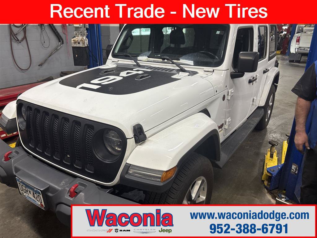 Used 2018 Jeep Wrangler Unlimited Sahara w/ Cold Weather Group AWD/4WD image 1