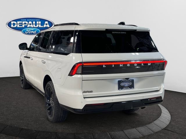 Used 2025 Lincoln Navigator Reserve w/ Jet Appearance Package image 3