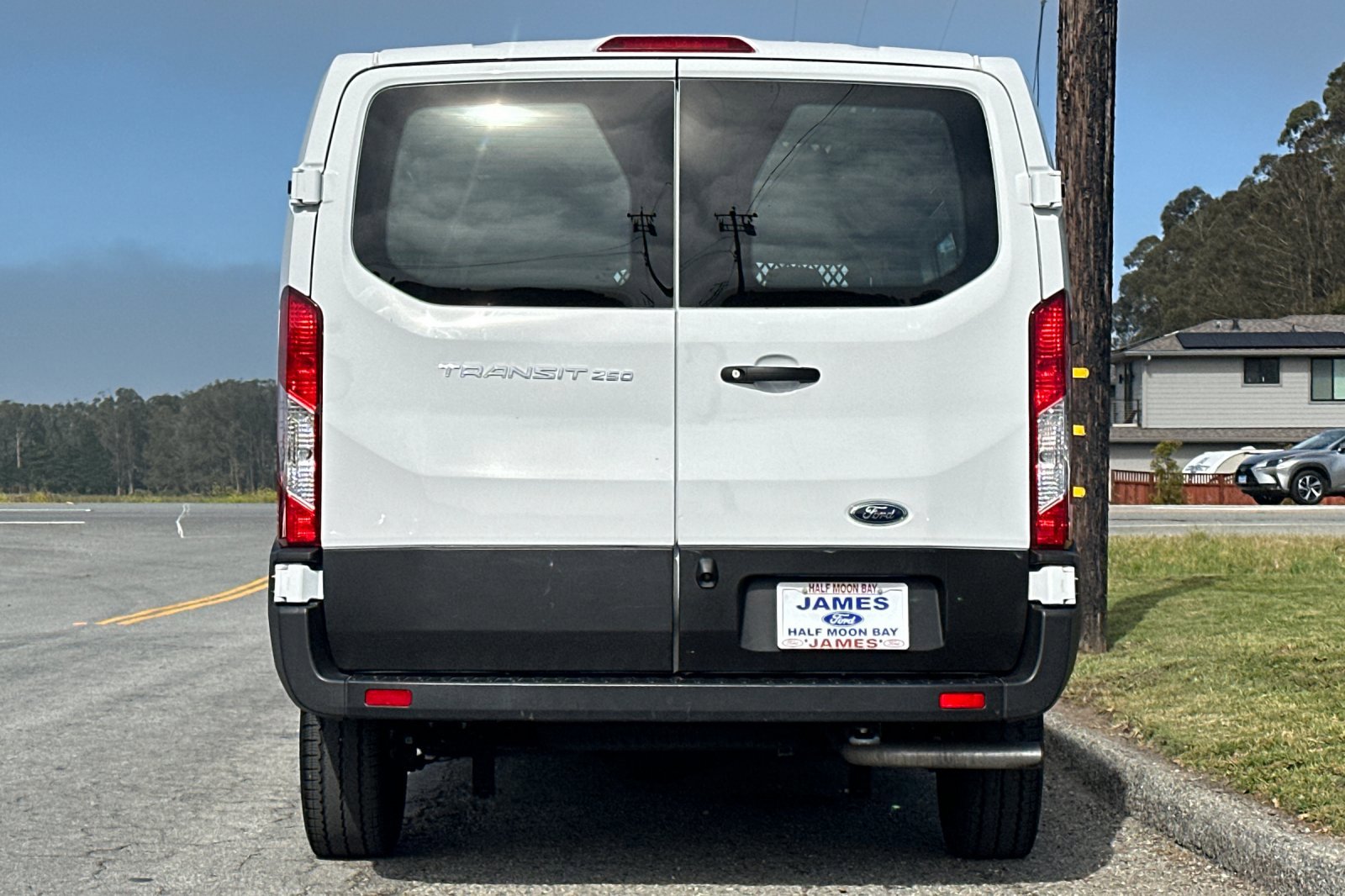 Used 2025 Ford Transit 250 Low Roof w/ Exterior Upgrade Package RWD image 4