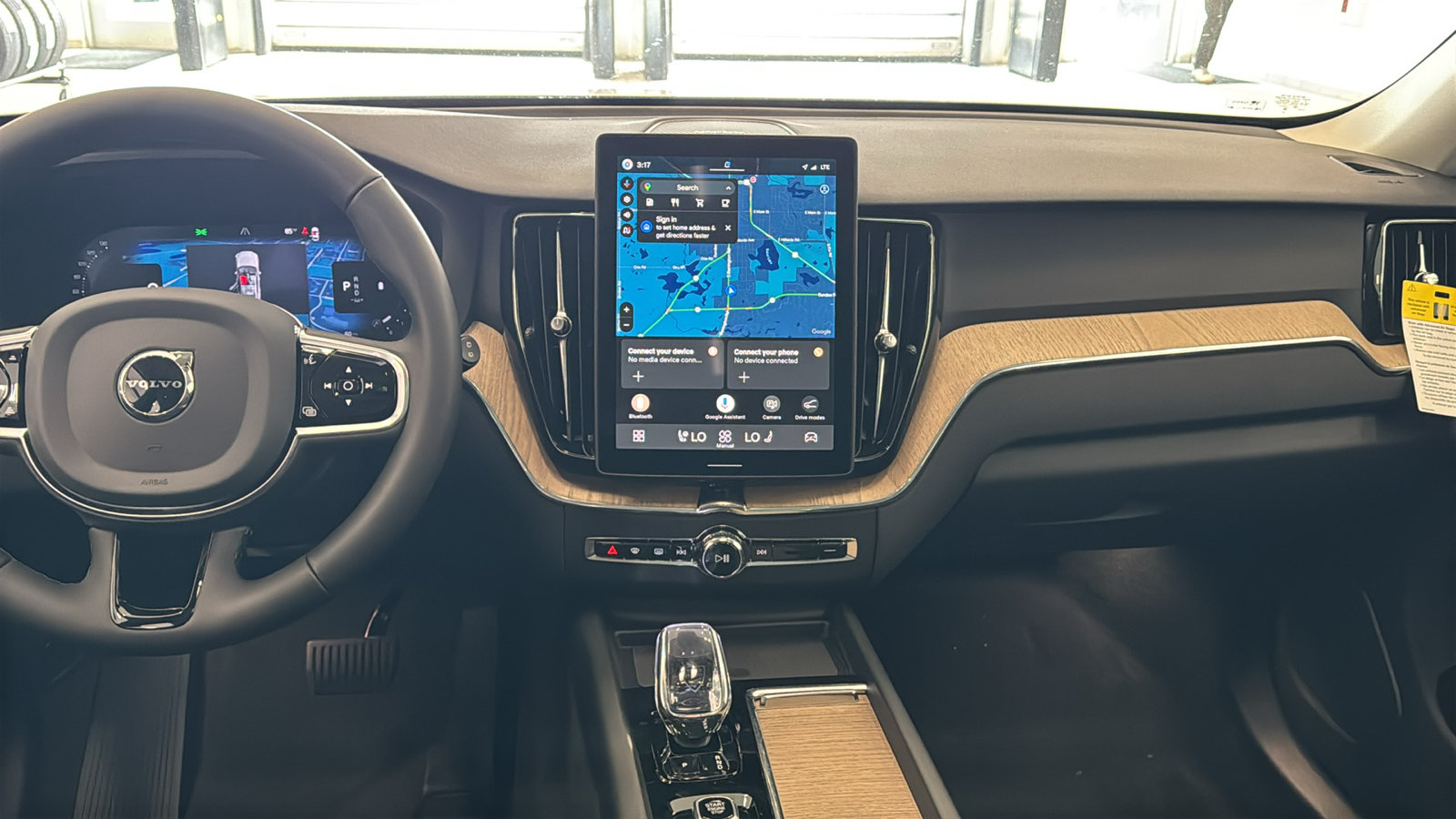 New 2027 Volvo XC60 B5 Plus AWD/4WD image 11