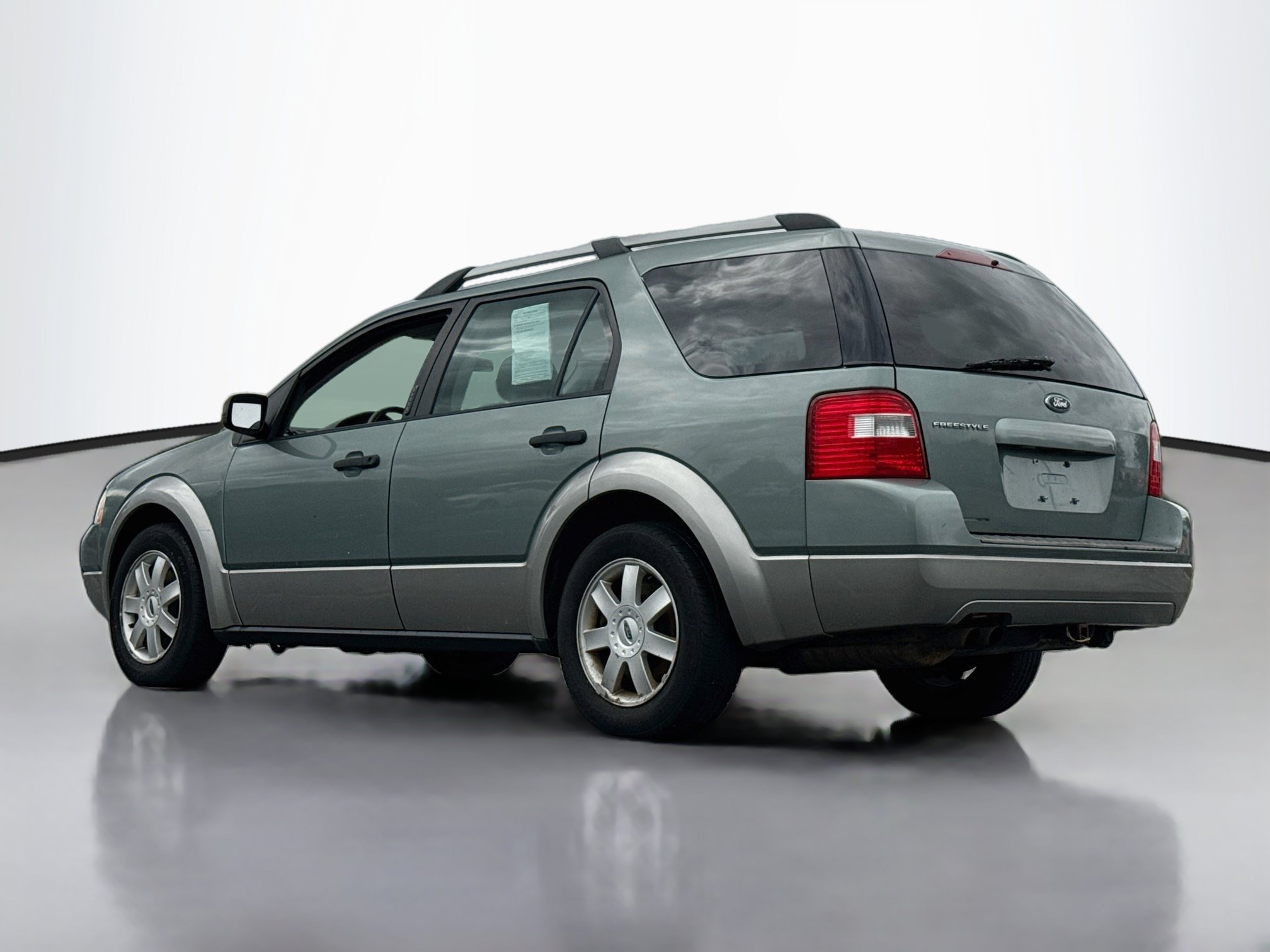 Used 2006 Ford Freestyle SE FWD image 5
