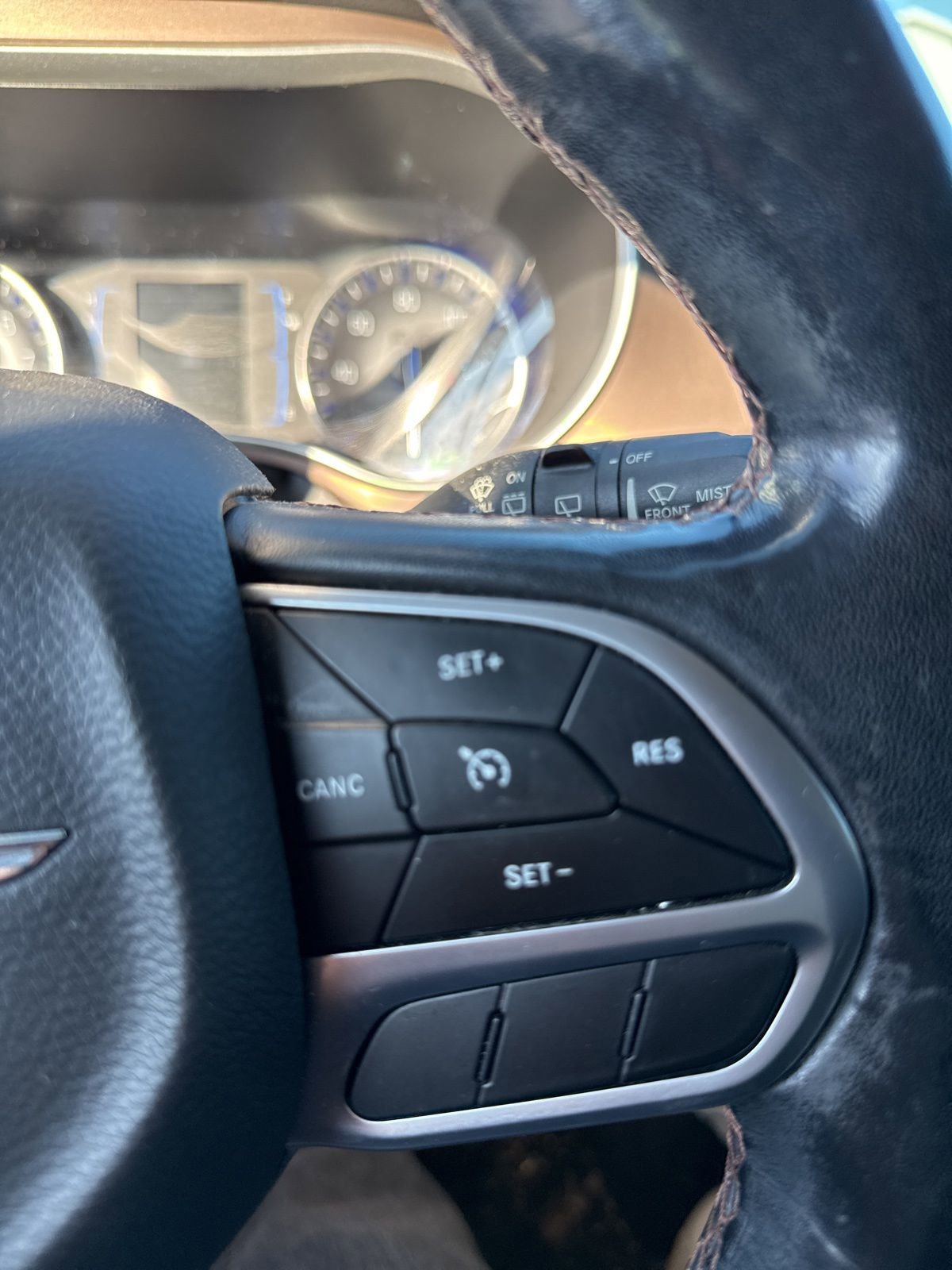 Used 2019 Chrysler Pacifica Touring-L image 14