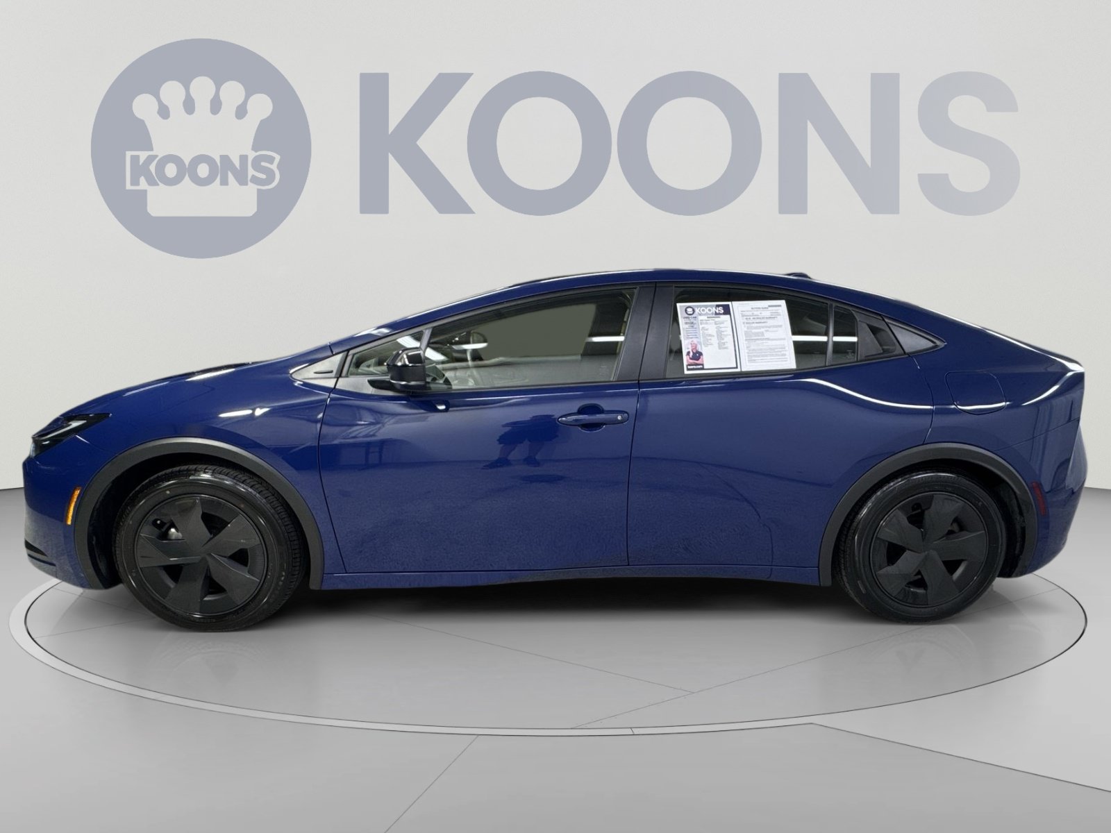Used 2025 Toyota Prius LE FWD image 17