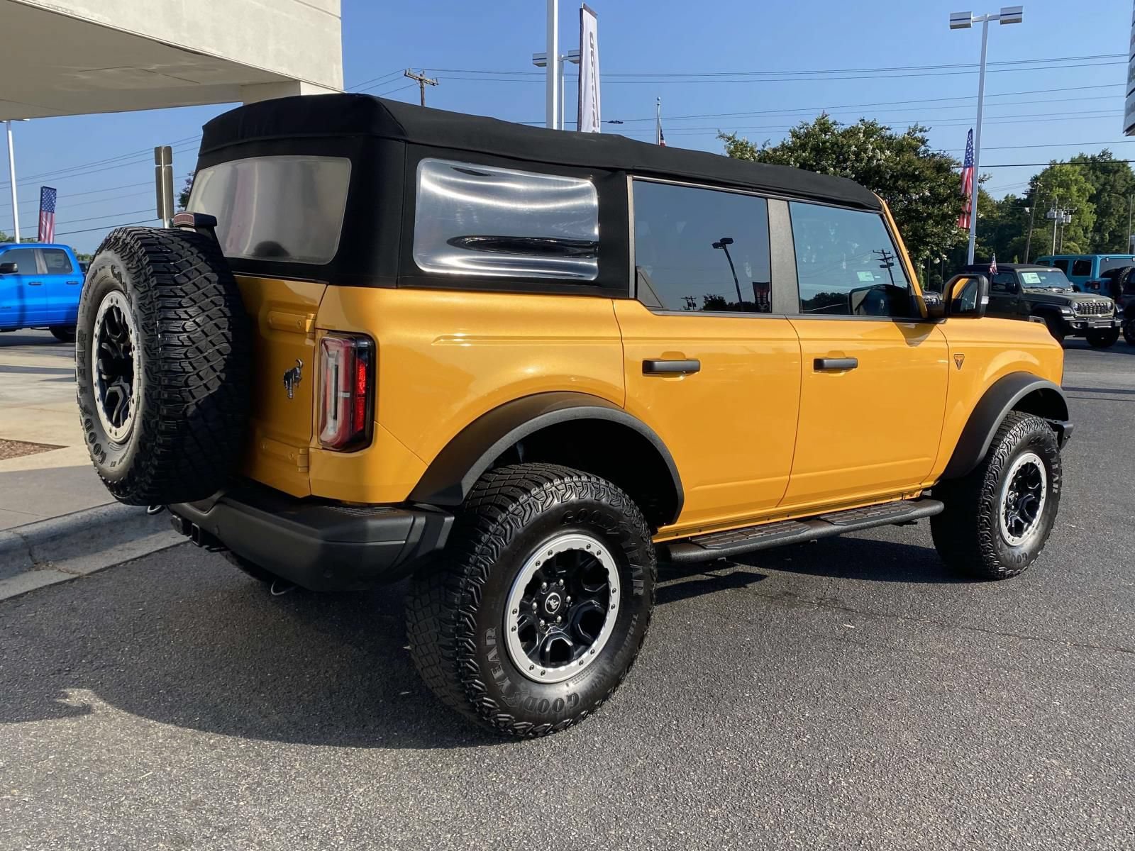 Used 2022 Ford Bronco Badlands AWD/4WD image 7