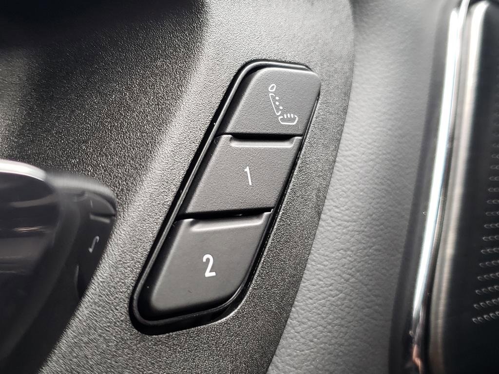 Used 2025 RAM 1500 Limited w/ Bed Utility Group image 29