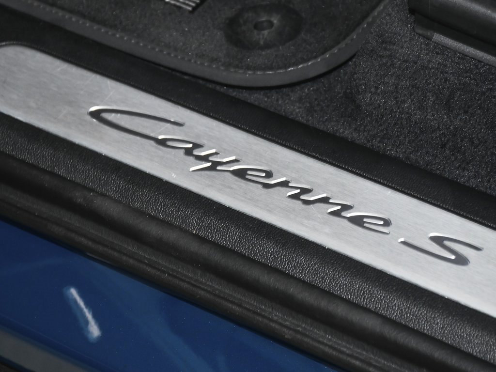 Used 2024 Porsche Cayenne S image 12