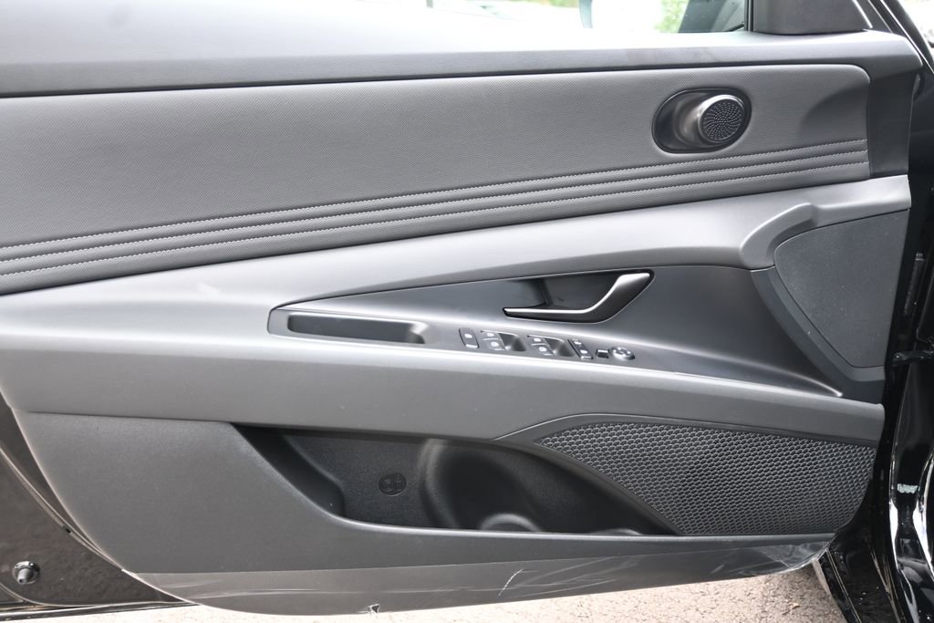 New 2026 Hyundai Elantra Sport FWD image 16