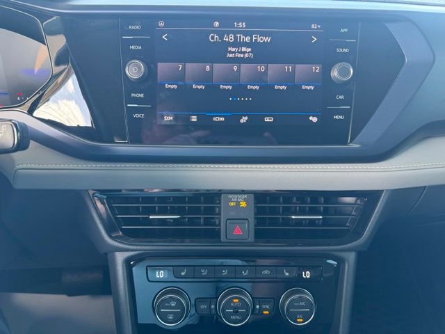 Used 2024 Volkswagen Taos SE image 9