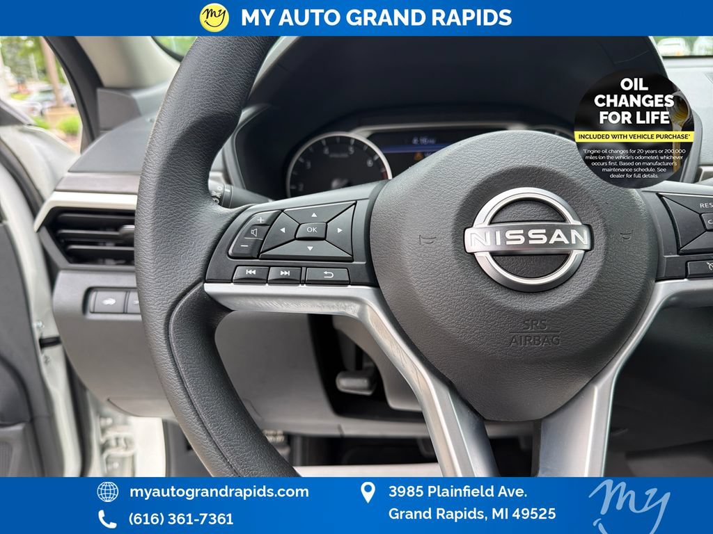 Used 2025 Nissan Altima 2.5 SV FWD image 15