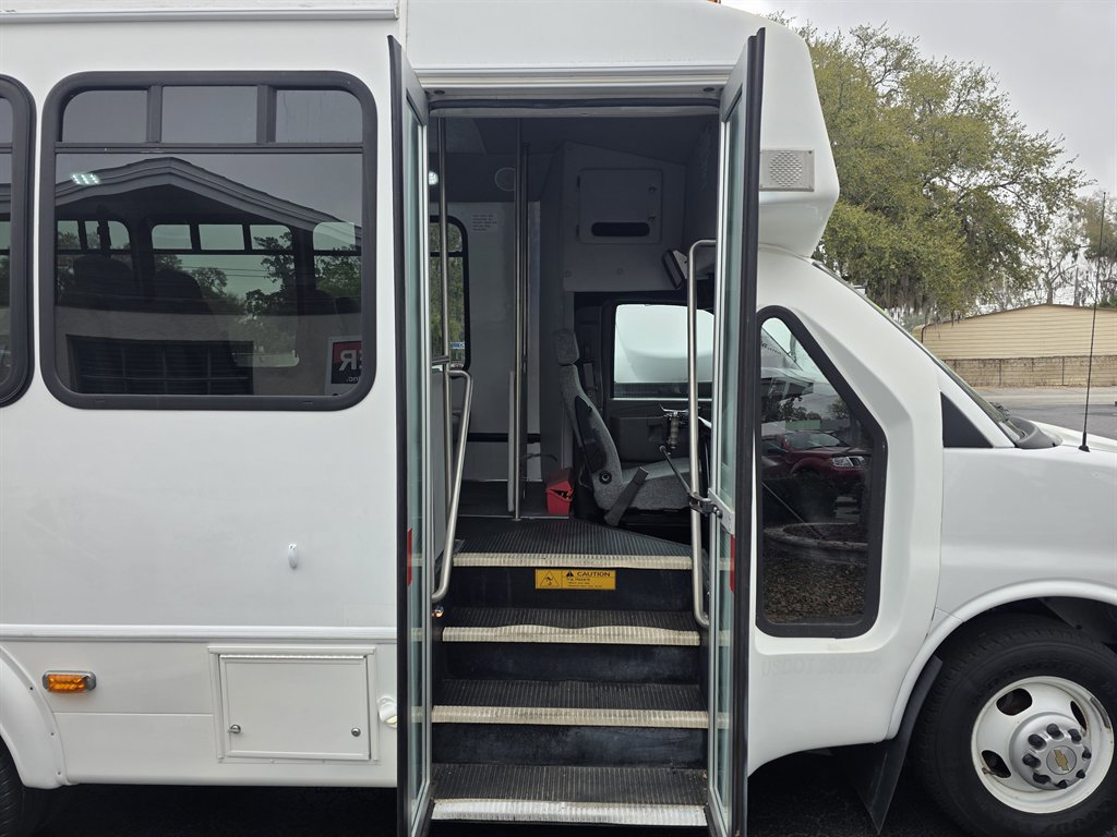 Used 2016 Chevrolet Express 3500 w/ Shuttle Bus Package image 20