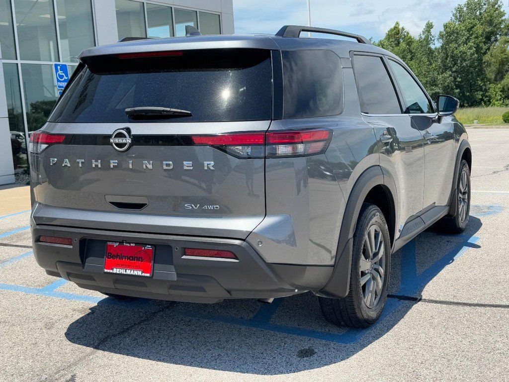 Used 2023 Nissan Pathfinder SV AWD/4WD image 4