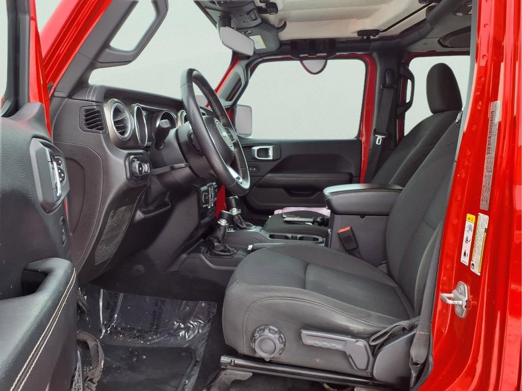 Used 2018 Jeep Wrangler Unlimited Sahara AWD/4WD image 17