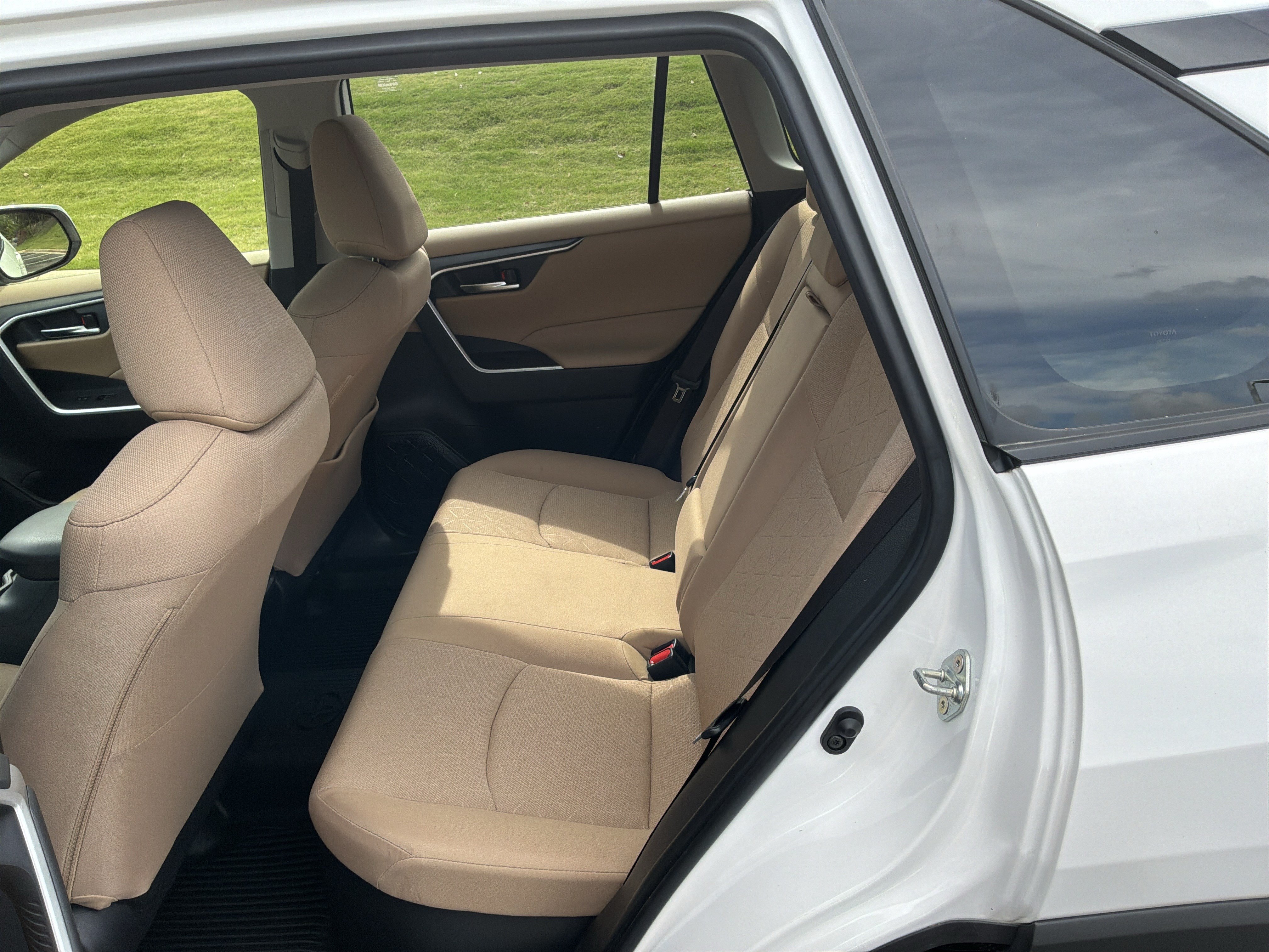 Used 2025 Toyota RAV4 XLE AWD/4WD image 30