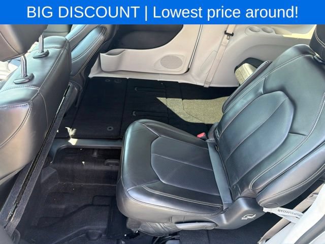 Used 2023 Chrysler Pacifica Touring-L FWD image 22