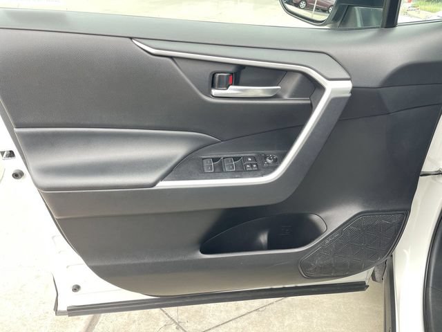 Used 2024 Toyota RAV4 XLE FWD image 21
