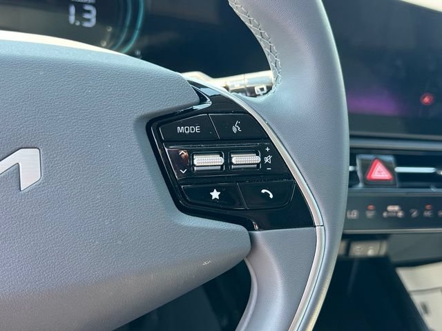 Certified 2026 Kia Niro EX FWD image 21