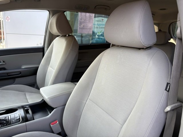 Used 2015 Kia Sedona LX w/ LX Convenience Package image 15