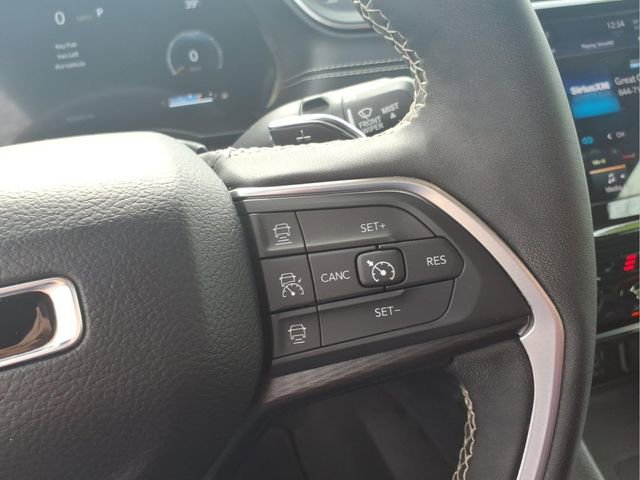 Used 2024 Jeep Grand Cherokee Altitude image 15