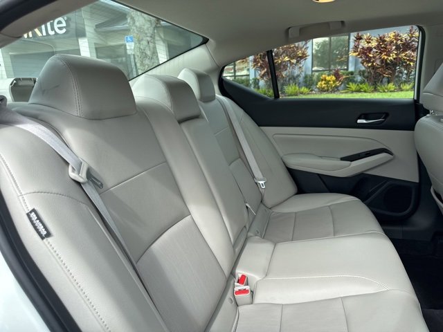 Used 2022 Nissan Altima 2.5 Platinum image 16