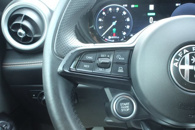 Used 2025 Alfa Romeo Tonale AWD/4WD image 25