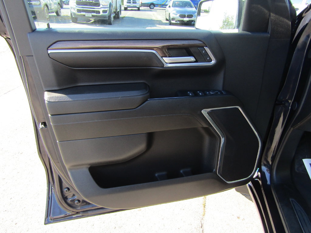 Used 2024 Chevrolet Silverado 1500 LT AWD/4WD image 15