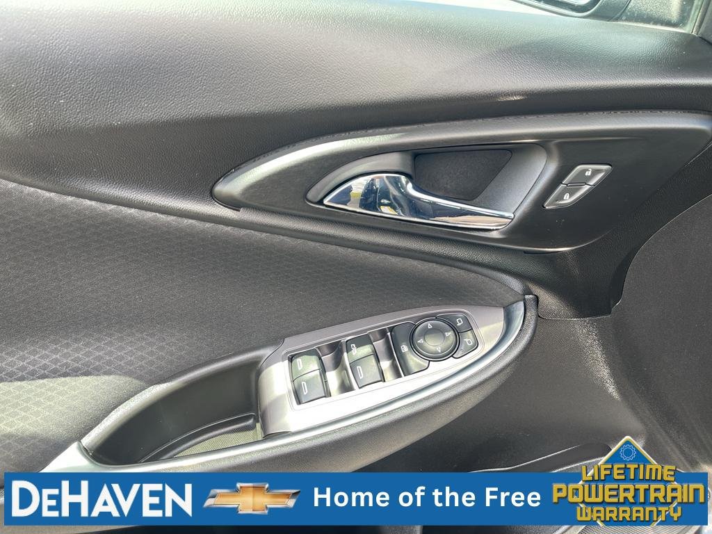 Used 2018 Chevrolet Malibu LT FWD image 23