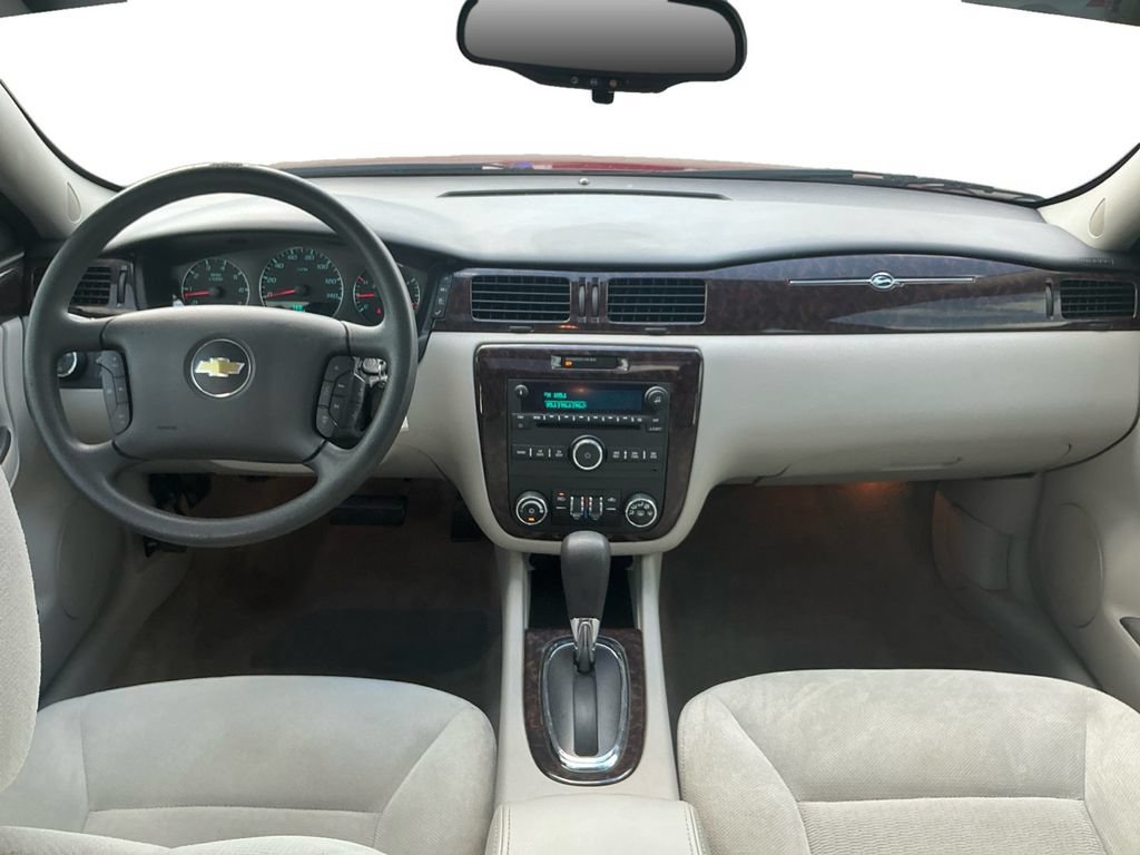 Used 2015 Chevrolet Impala LT w/ LT Sunroof Package FWD image 17