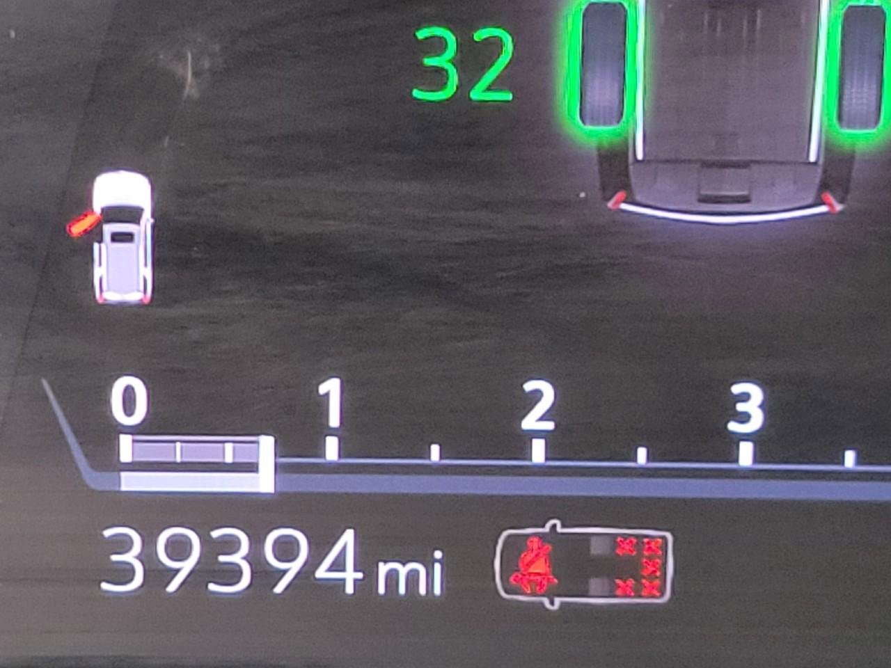 Certified 2021 Cadillac Escalade Premium Luxury w/ LPO, Radiant Package image 3