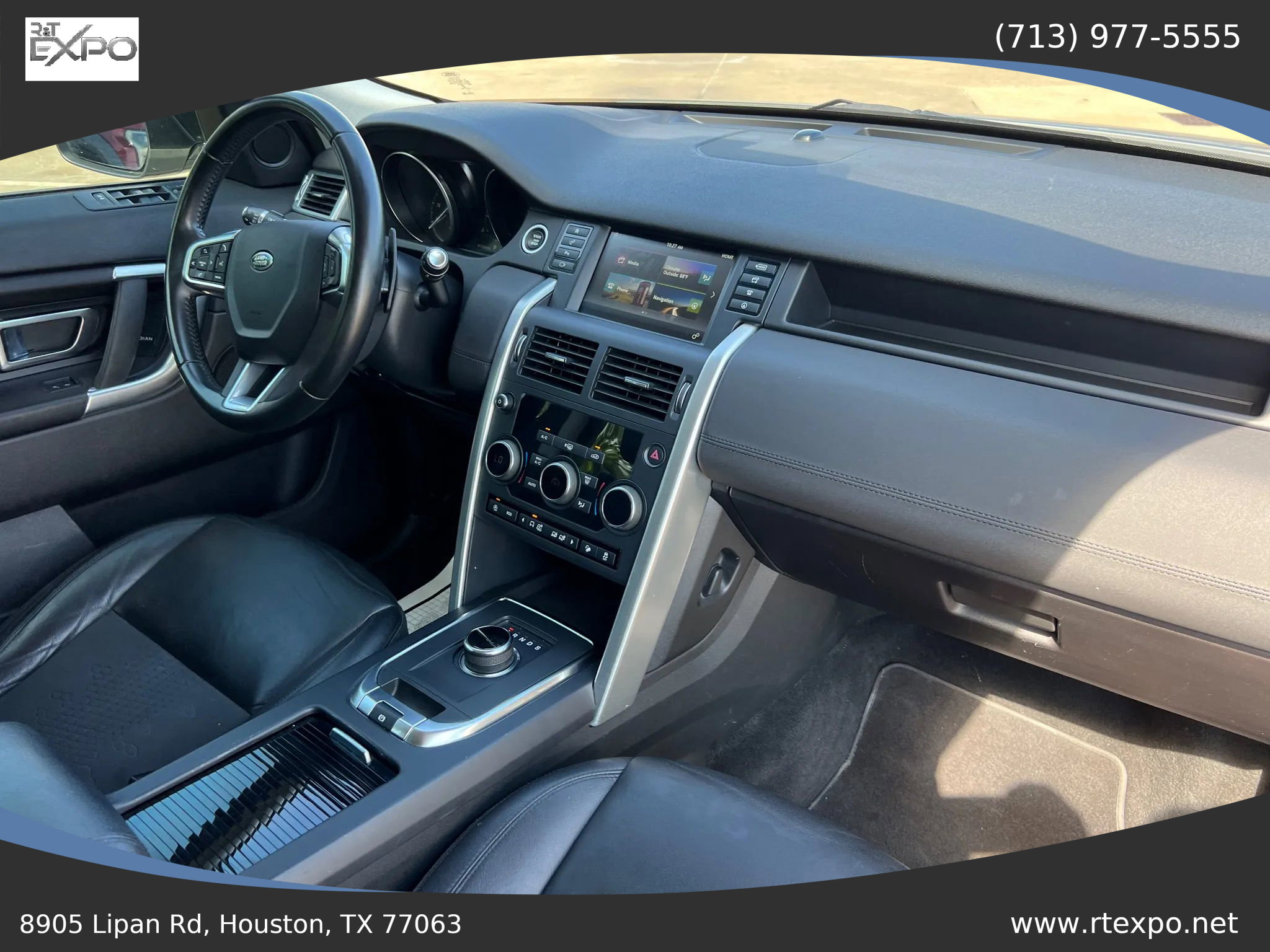 Used 2018 Land Rover Discovery Sport SE image 32