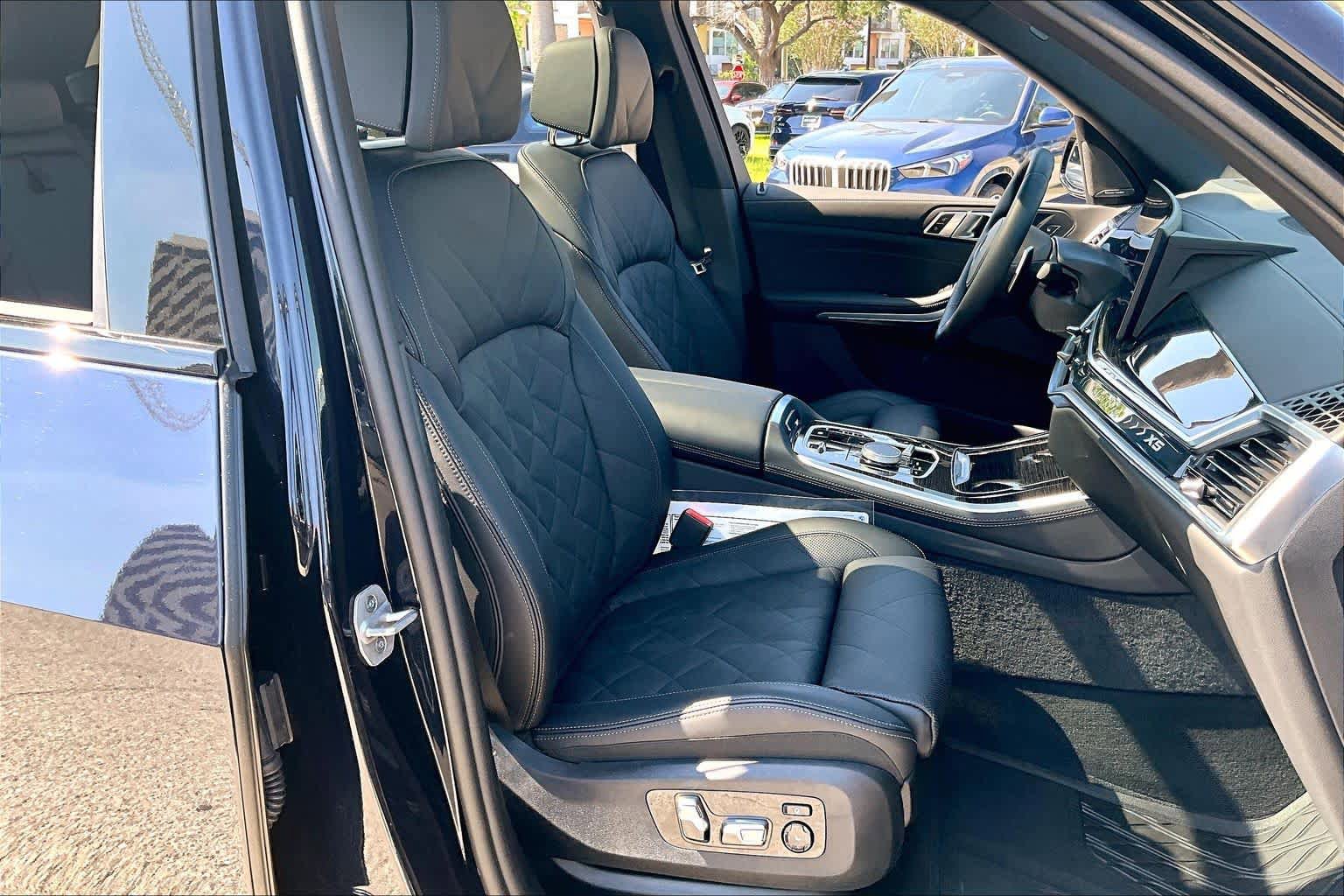 Used 2026 BMW X5 sDrive40i w/ M Sport Package RWD image 8